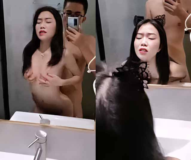 犬の女の子は自分の体を持っています